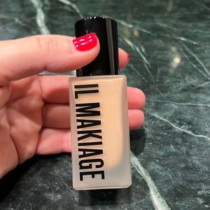 IL MAKIAGE Woke Up Like This Foundation in shade 035